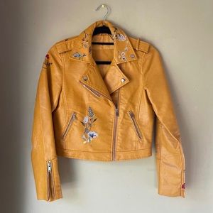 Gorgeous faux leather jacket ✨